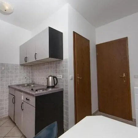 Appartement In Pjescana Mit Gemeinschaftlichem Pool Pula