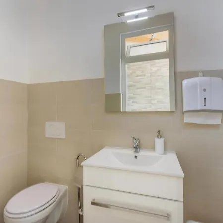 In Pjescana Mit Gemeinschaftlichem Pool Apartman *