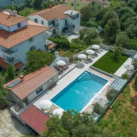 In Pjescana Mit Gemeinschaftlichem Pool Appartement