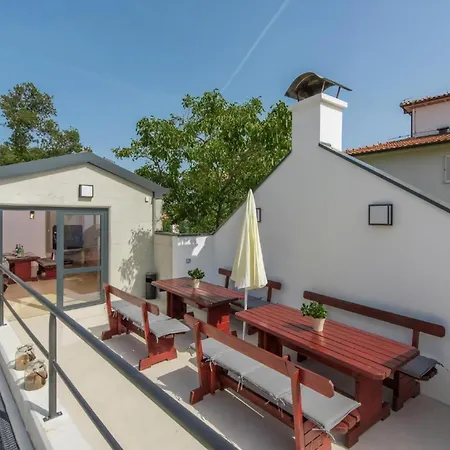 Appartement In Pjescana Mit Gemeinschaftlichem Pool Pula