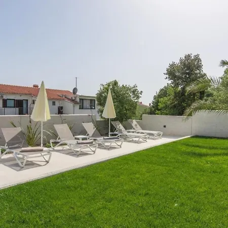 Apartment In Pjescana Mit Gemeinschaftlichem Pool